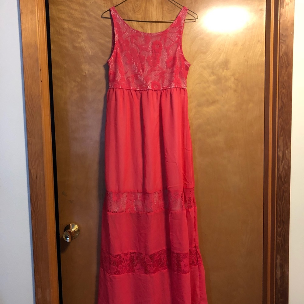 SOLD ❌ Pink lace maxi dress